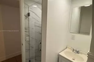 23 N Valencia Dr, Davie, FL 33324 - Photo 9