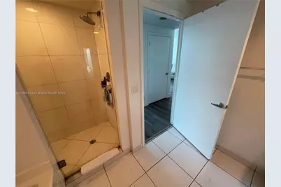 55 SE 6th St #2104, Miami, FL 33131 - Photo 9