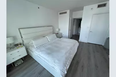 55 SE 6th St #2104, Miami, FL 33131 - Photo 5