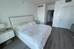 55 SE 6th St, Miami, FL 33131 - Photo 5