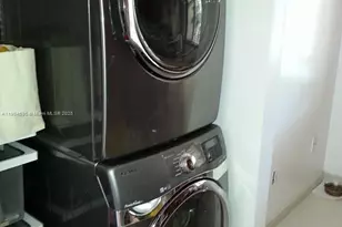 546 NE 199th Ln, Miami, FL 33179 - Photo 7