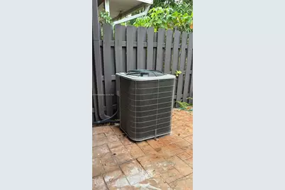 546 NE 199th Ln #4W, Miami, FL 33179 - Photo 17