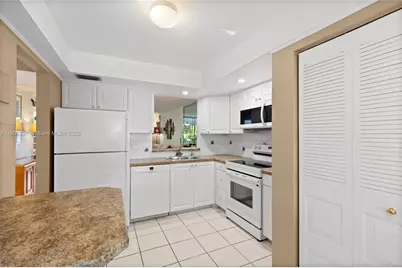 24 Abbey Ln #201, Delray Beach, FL 33446 - Photo 13