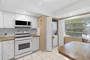 24 Abbey Ln, Delray Beach, FL 33446 - Photo 15