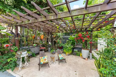 655 SE 37th Ter, Homestead, FL 33033 - Photo 11