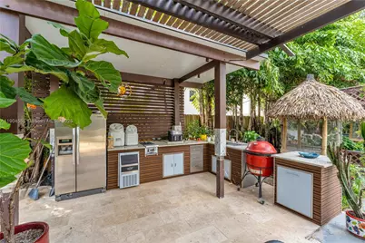 655 SE 37th Ter, Homestead, FL 33033 - Photo 7