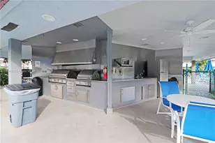 361 S Hollybrook Dr, Pembroke Pines, FL 33025 - Photo 23