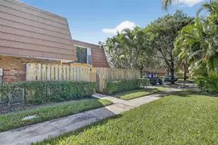 9927 NW 6th Pl, Plantation, FL 33324 - Photo 9