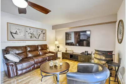 9927 NW 6th Pl, Plantation, FL 33324 - Photo 13