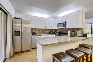 9927 NW 6th Pl, Plantation, FL 33324 - Photo 15