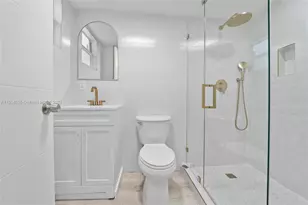 129 SW 9th Ave, Miami, FL 33130 - Photo 15