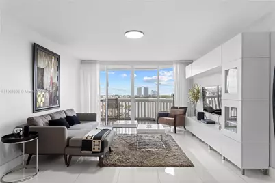 1000 W Island Blvd #812, Aventura, FL 33160 - Photo 1