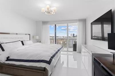 1000 W Island Blvd #812, Aventura, FL 33160 - Photo 9