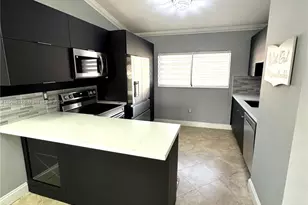 7870 W 29th Way, Hialeah, FL 33018 - Photo 5