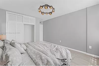 1150 Euclid Ave #305, Miami Beach, FL 33139 - Photo 9