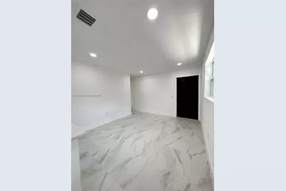 1443 NW 34th St, Miami, FL 33142 - Photo 5