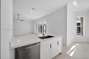 1781 Harbor Pointe Cir, Weston, FL 33327 - Photo 9