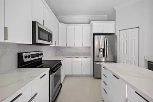 1781 Harbor Pointe Cir, Weston, FL 33327 - Photo 7