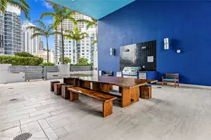 1300 Brickell Bay Dr, Miami, FL 33131 - Photo 23