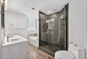 1300 Brickell Bay Dr, Miami, FL 33131 - Photo 13