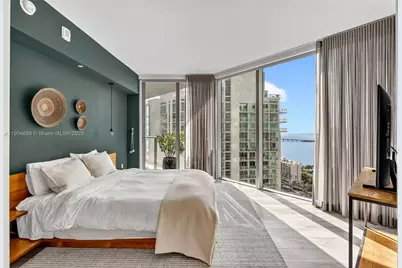 1300 Brickell Bay Dr #2403, Miami, FL 33131 - Photo 11