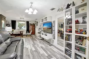 421 NW 77th Way, Pembroke Pines, FL 33024 - Photo 13