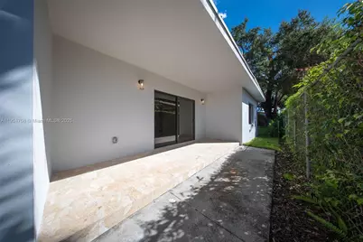 2625 SW 32nd Ct, Miami, FL 33133 - Photo 5