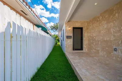 2625 SW 32nd Ct, Miami, FL 33133 - Photo 1