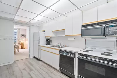 5001 Collins Ave #11F, Miami Beach, FL 33140 - Photo 9