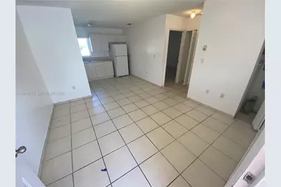 452 SW 10th St #5, Miami, FL 33130 - Photo 3