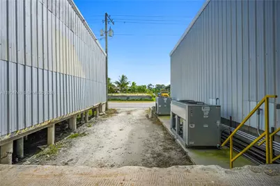 901 NW 9th St, Belle Glade, FL 33430 - Photo 47