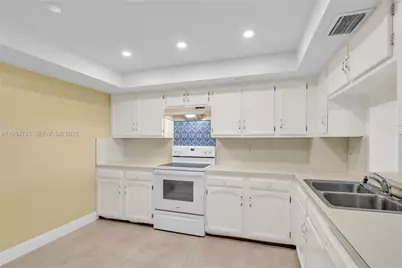 3200 N Port Royale Dr N #1210, Fort Lauderdale, FL 33308 - Photo 3