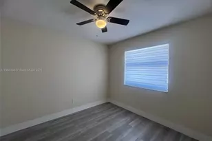 6560 W 27th Ct, Hialeah, FL 33016 - Photo 5