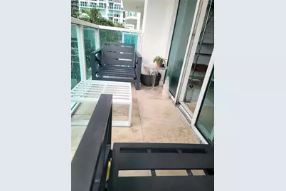 31 SE 5th St #1402, Miami, FL 33131 - Photo 9