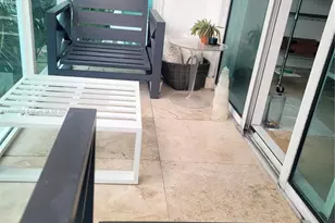 31 SE 5th St, Miami, FL 33131 - Photo 9