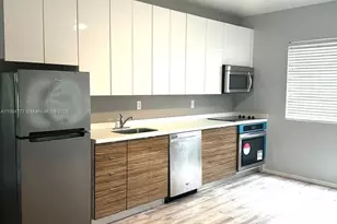 820 15th St, Miami Beach, FL 33139 - Photo 1