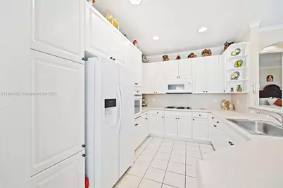 1634 Passion Vine Cir #31-2, Weston, FL 33326 - Photo 7