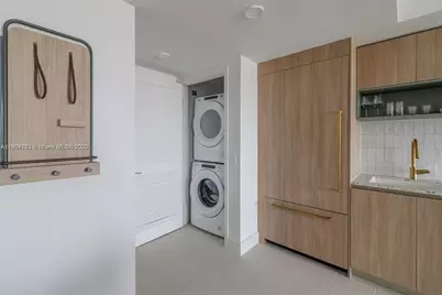 159 NE 6th St #3404, Miami, FL 33132 - Photo 15