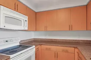 2475 Brickell Ave, Miami, FL 33129 - Photo 15