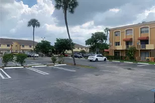 18101 NW 68th Ave, Hialeah, FL 33015 - Photo 37