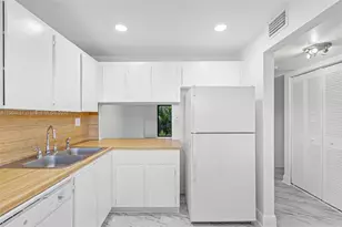 330 W Park Dr, Miami, FL 33172 - Photo 5