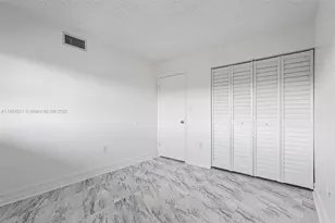 330 W Park Dr, Miami, FL 33172 - Photo 21
