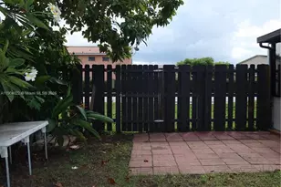 12059 SW 10th St, Miami, FL 33184 - Photo 15