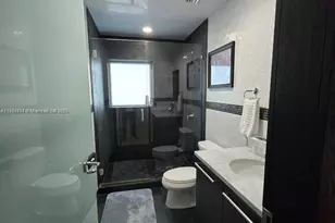 900 Biscayne Blvd, Miami, FL 33132 - Photo 25