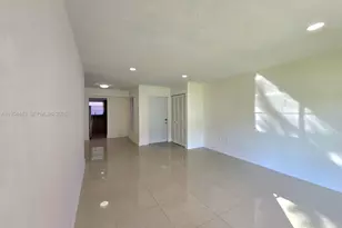 7520 SW 82nd St, Miami, FL 33143 - Photo 3