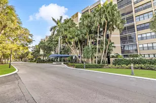 16300 Golf Club Rd, Weston, FL 33326 - Photo 7