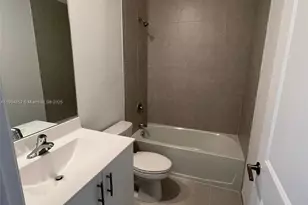 875 NE 211th St, Miami, FL 33179 - Photo 15