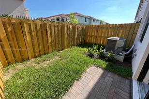 875 NE 211th St, Miami, FL 33179 - Photo 21