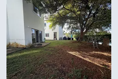 342 NE 31 Av, Homestead, FL 33033 - Photo 5