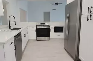 4603 King Palm Dr, Tamarac, FL 33319 - Photo 3